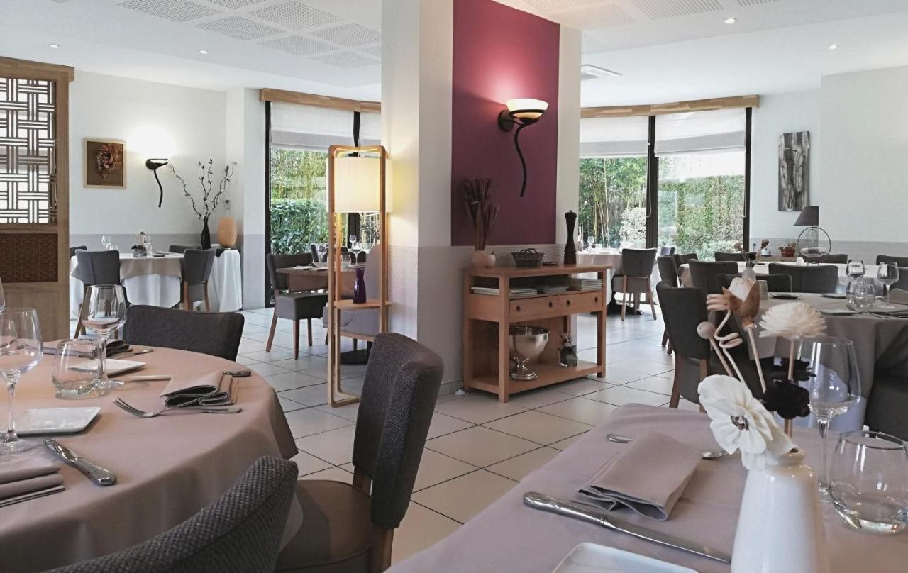 Logis Hotel Restaurant L'Oree Des Bois La Breille-les-Pins Екстер'єр фото