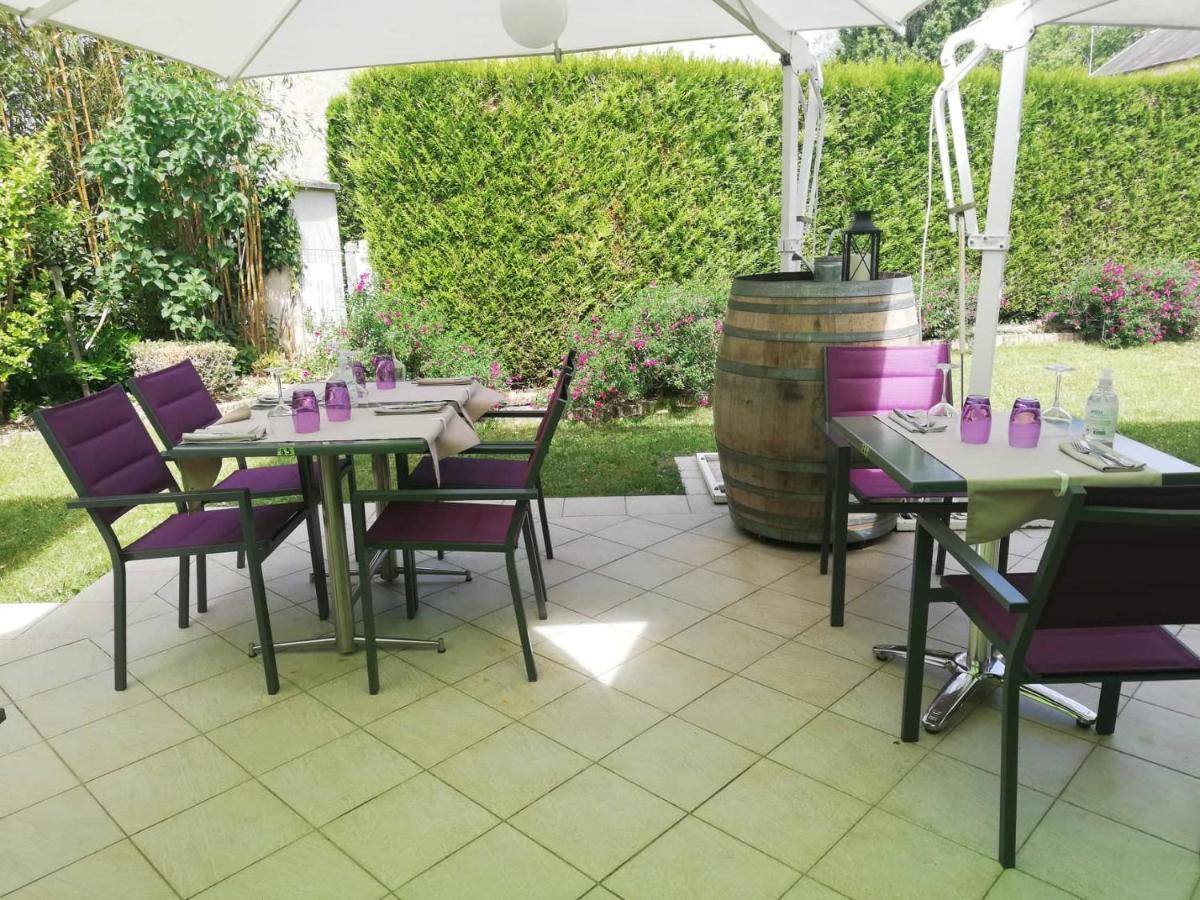 Logis Hotel Restaurant L'Oree Des Bois La Breille-les-Pins Екстер'єр фото